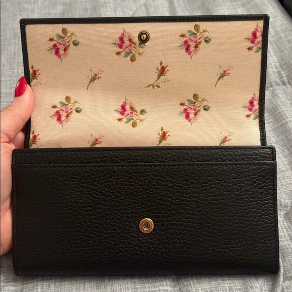 Gucci Black Wallet with Gold Detailing- NWOT - Picture 3 of 11